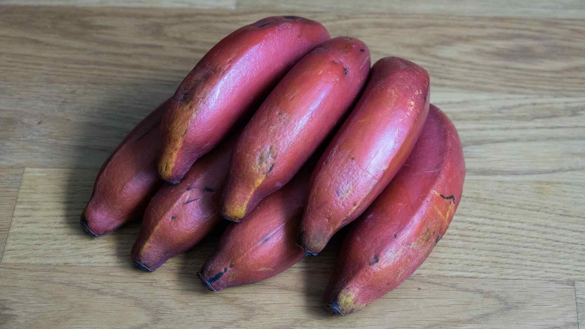 Red banana: Health Benefits and Nutrition – Healthy Day